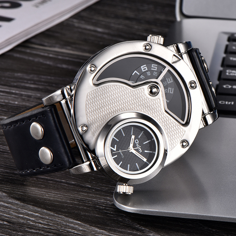 Uhr mit mehreren Zeitzonen auf Lederarmband