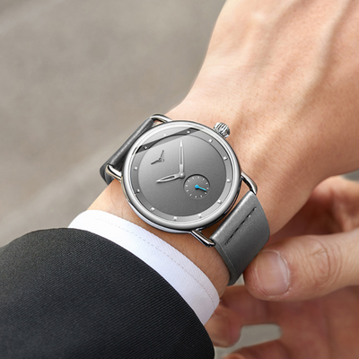 Klassische Minimalistische Uhr - Eleganz in ihrer reinsten Form