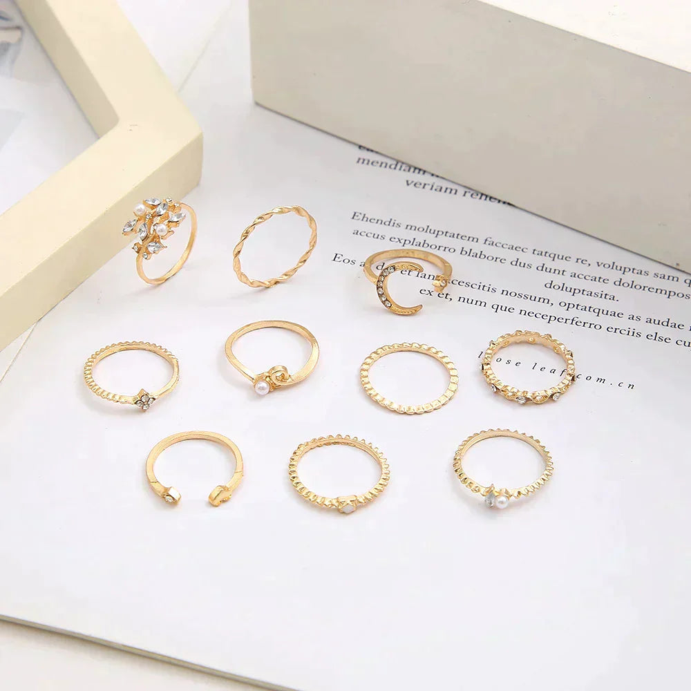 Set mit 10 eleganten Boho-Ringen aus Silber und vergoldet – Für einen raffinierten Look