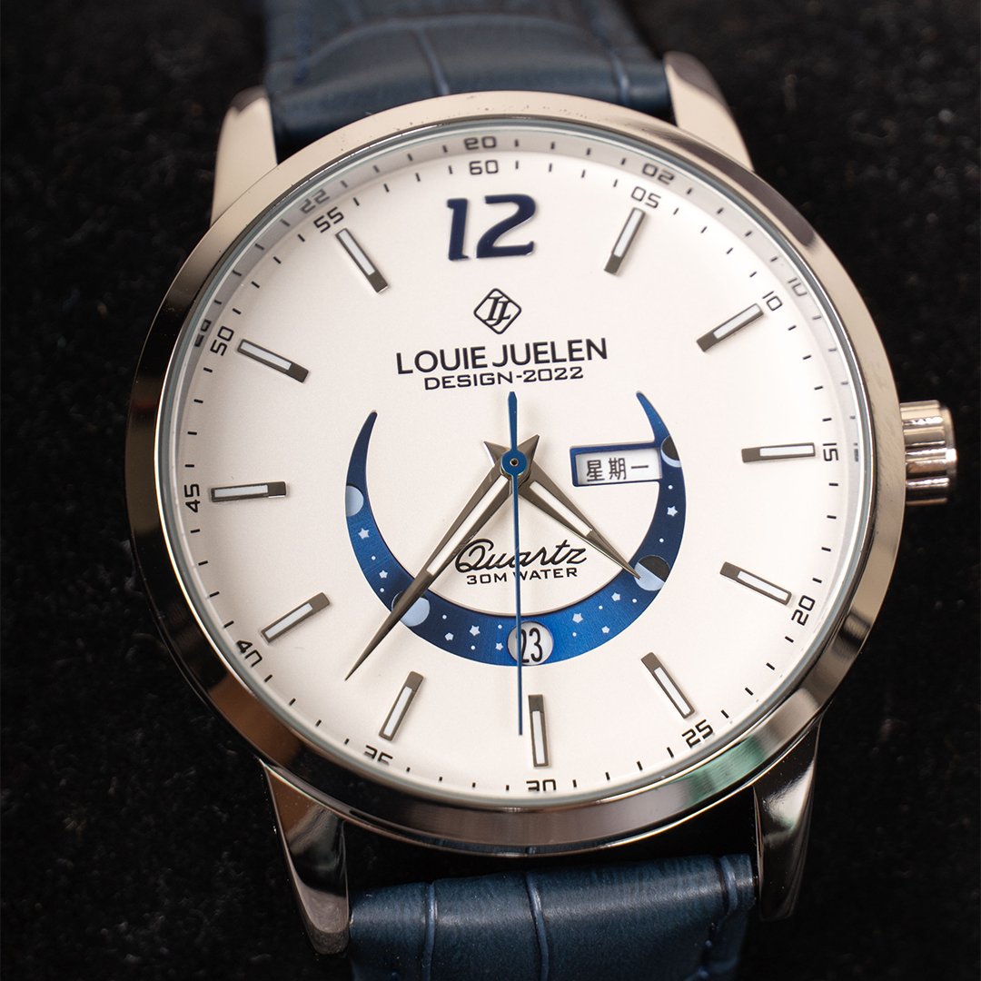 Elegante Luminous Uhr mit Mondphase