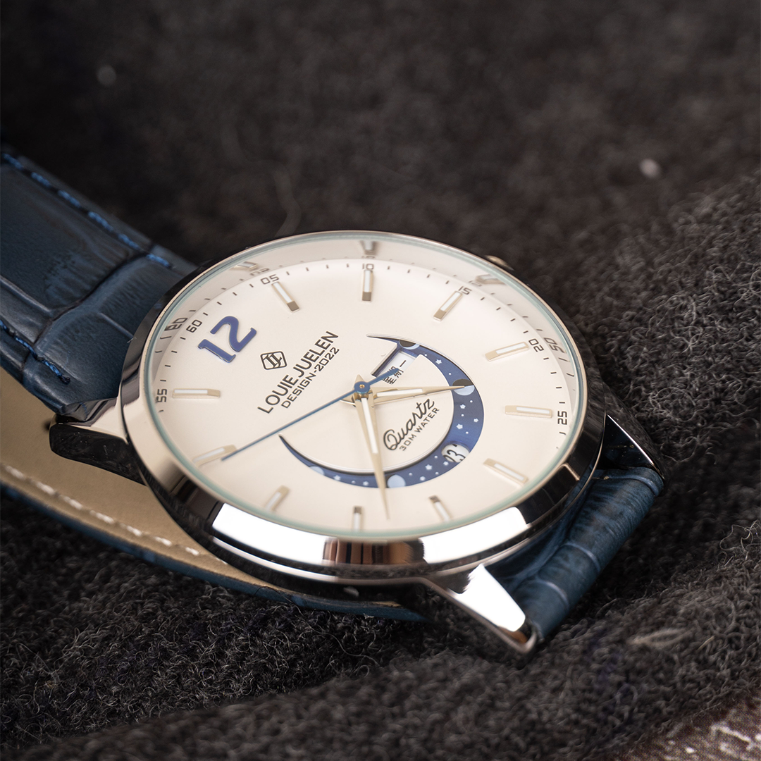 Elegante Luminous Uhr mit Mondphase