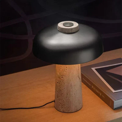 Tischlampe aus natürlichem Travertin