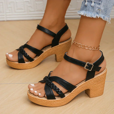 Orthopädische Sandalen mit mittlerem Absatz