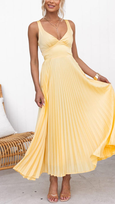 Aby™ - Gelbes Plissé V-Ausschnitt Maxikleid