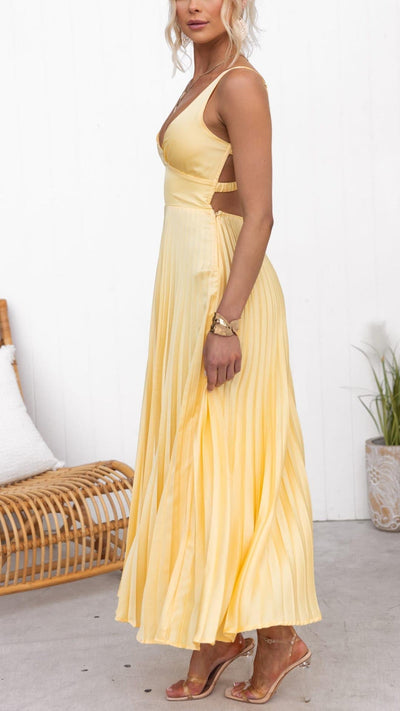 Aby™ - Gelbes Plissé V-Ausschnitt Maxikleid