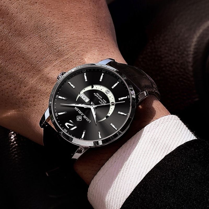 Elegante Luminous Uhr mit Mondphase