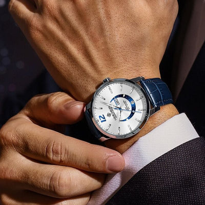 Elegante Luminous Uhr mit Mondphase