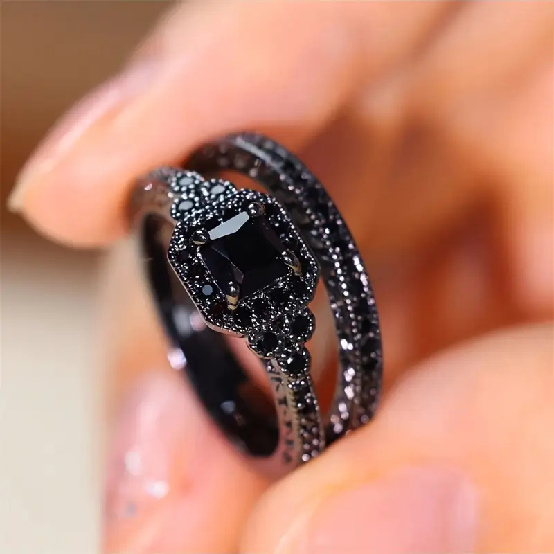 Elegantes Set aus Vintage-Ringen in Schwarz