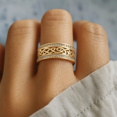 Eleganter goldener Ring Hohloha Hellera – Luxus-Accessoire für jeden Anlass
